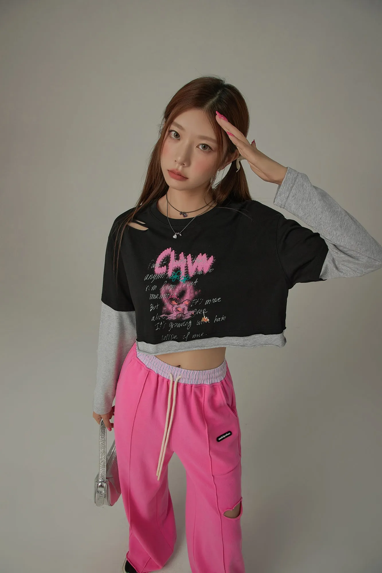 Color Matching Cropped Logo Long-Sleeve T-Shirt