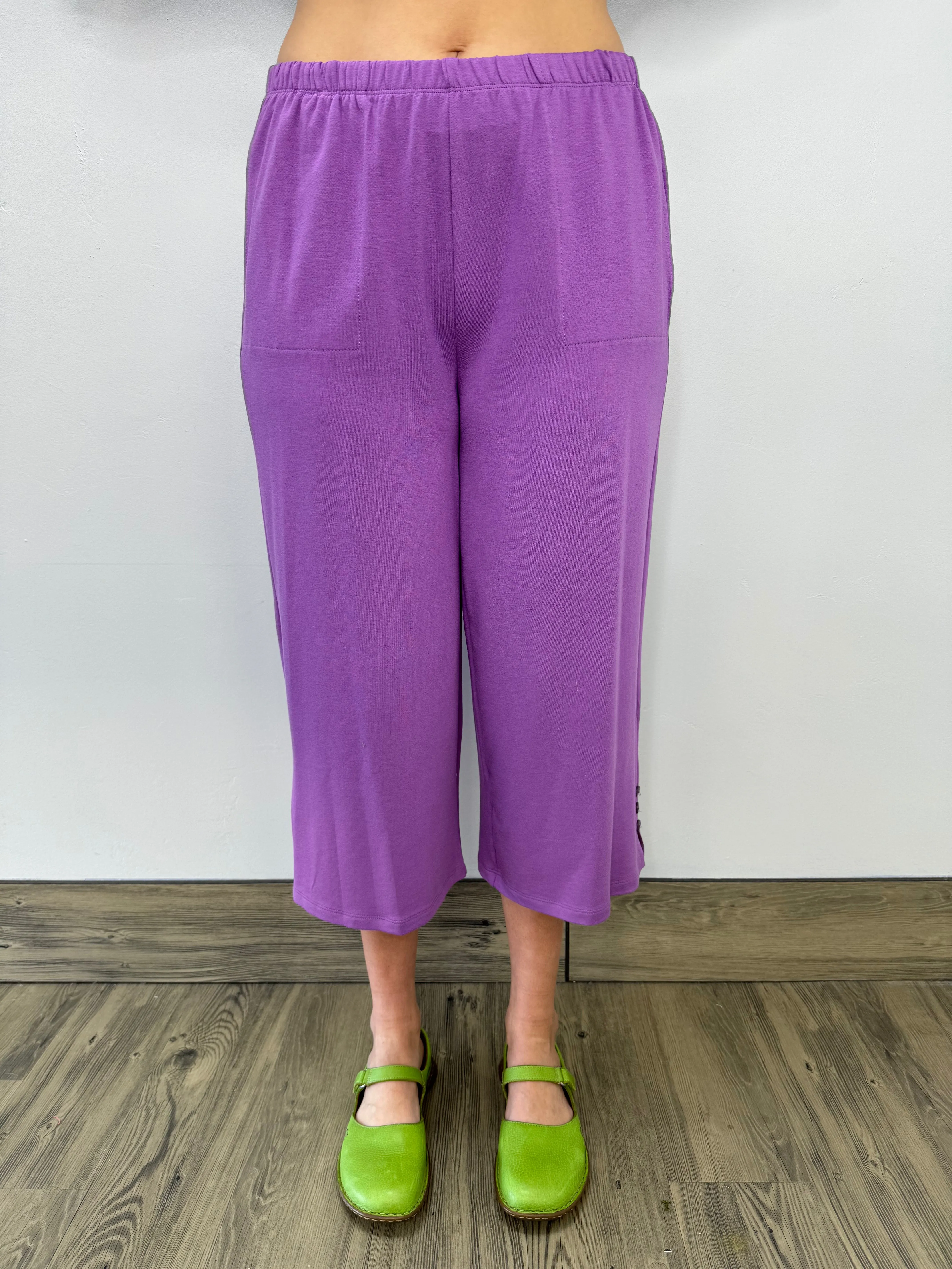 Iris Bamboo Terry Capri with Button Detail