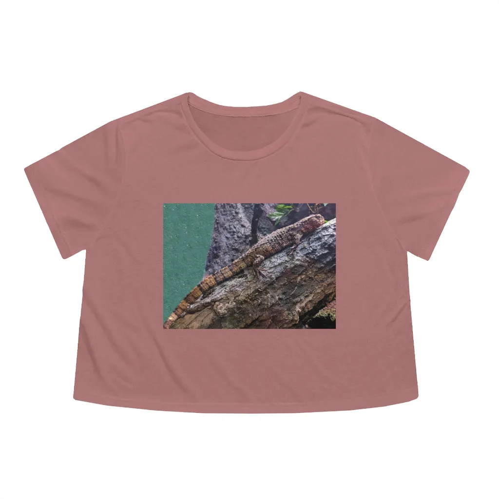 Lizard Women's Flowy Cropped Tee