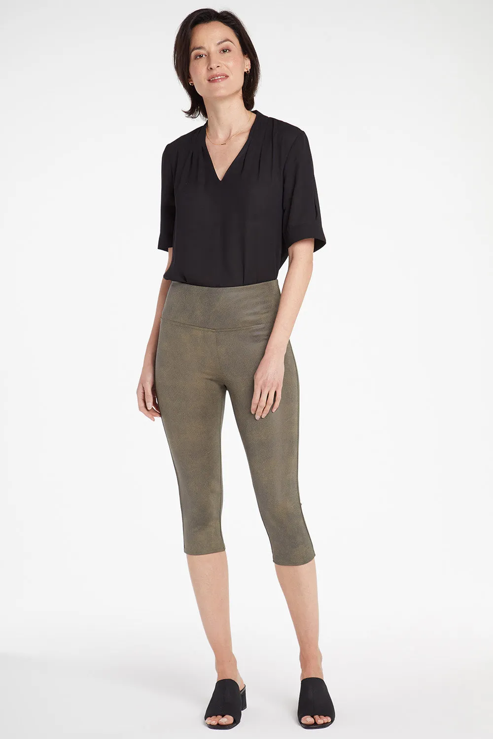 Pull-on Skinny Legging Capri Pants - Moss