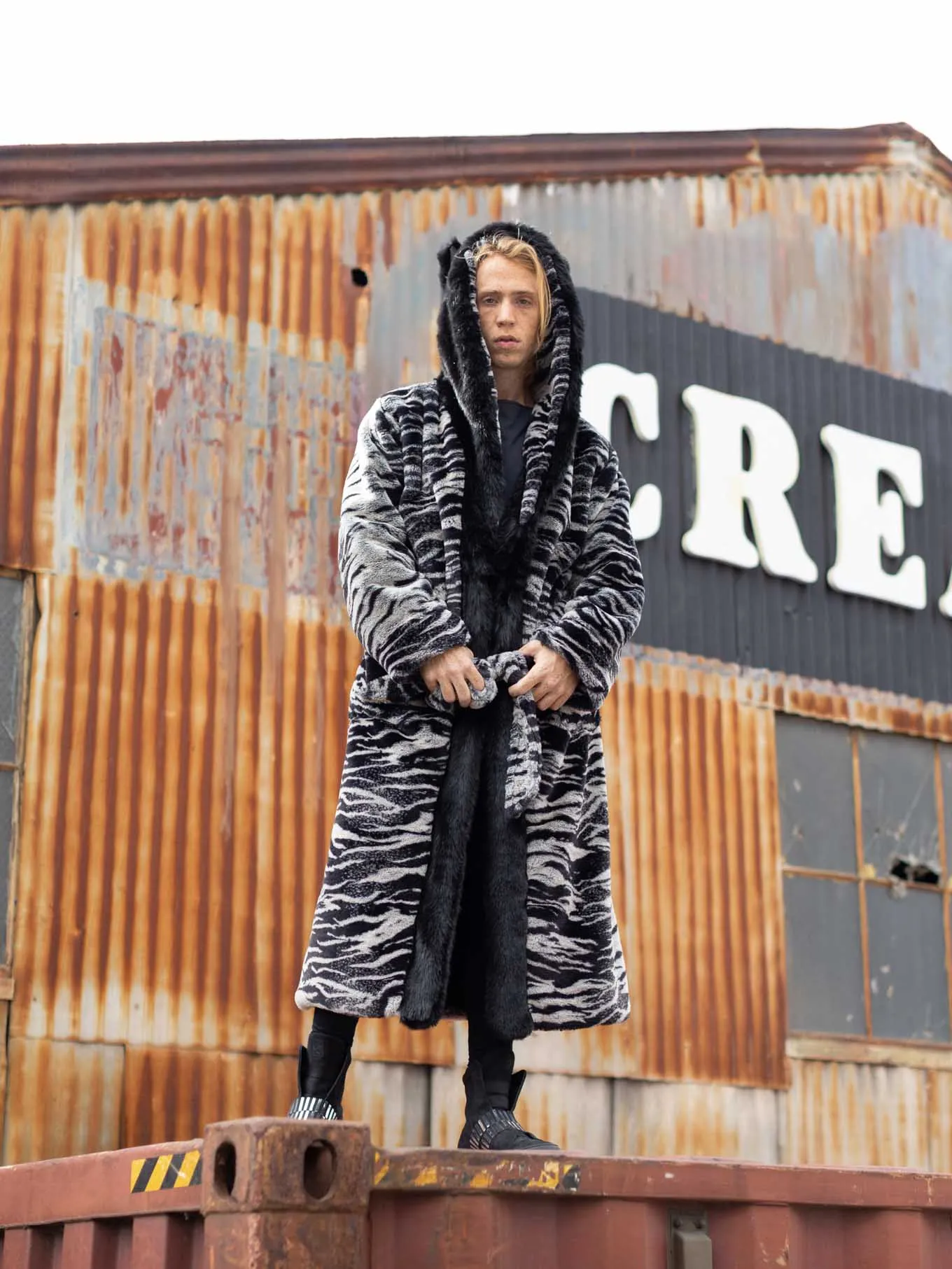 Tiger Classic Faux Fur Style Robe | Men's