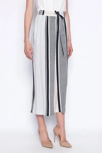 Wide-Leg Stripe Pant