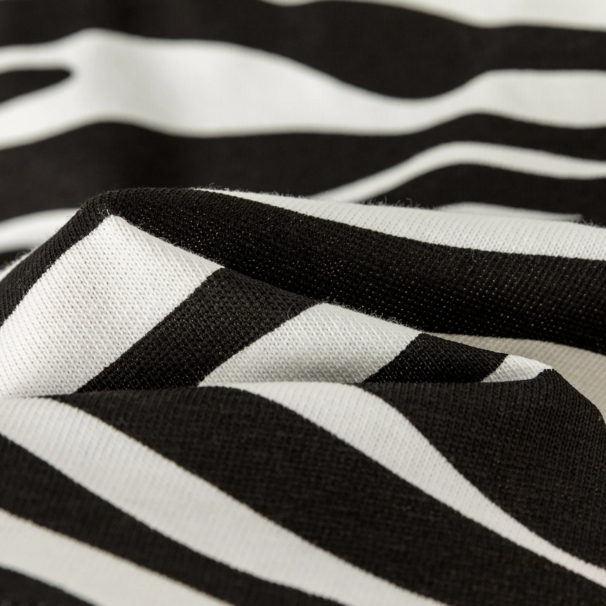 Zebra Contrast Cropped T-Shirt